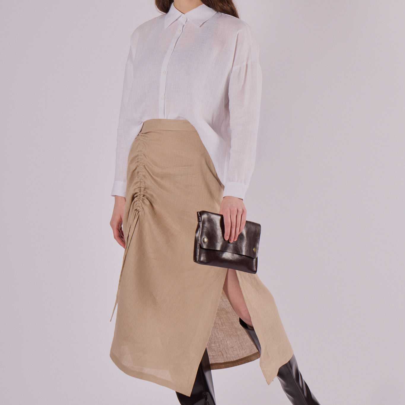 Women's loose fit linen shirt with collar