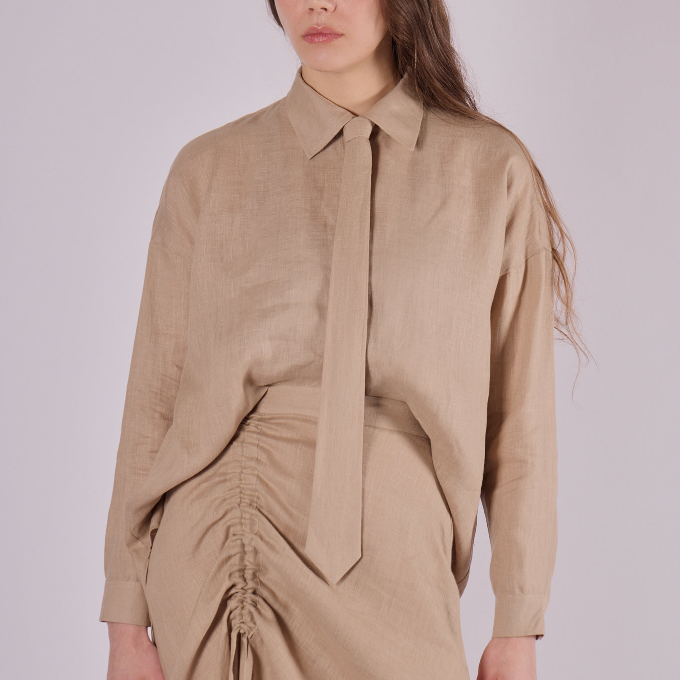 Women's loose fit linen shirt with collar
