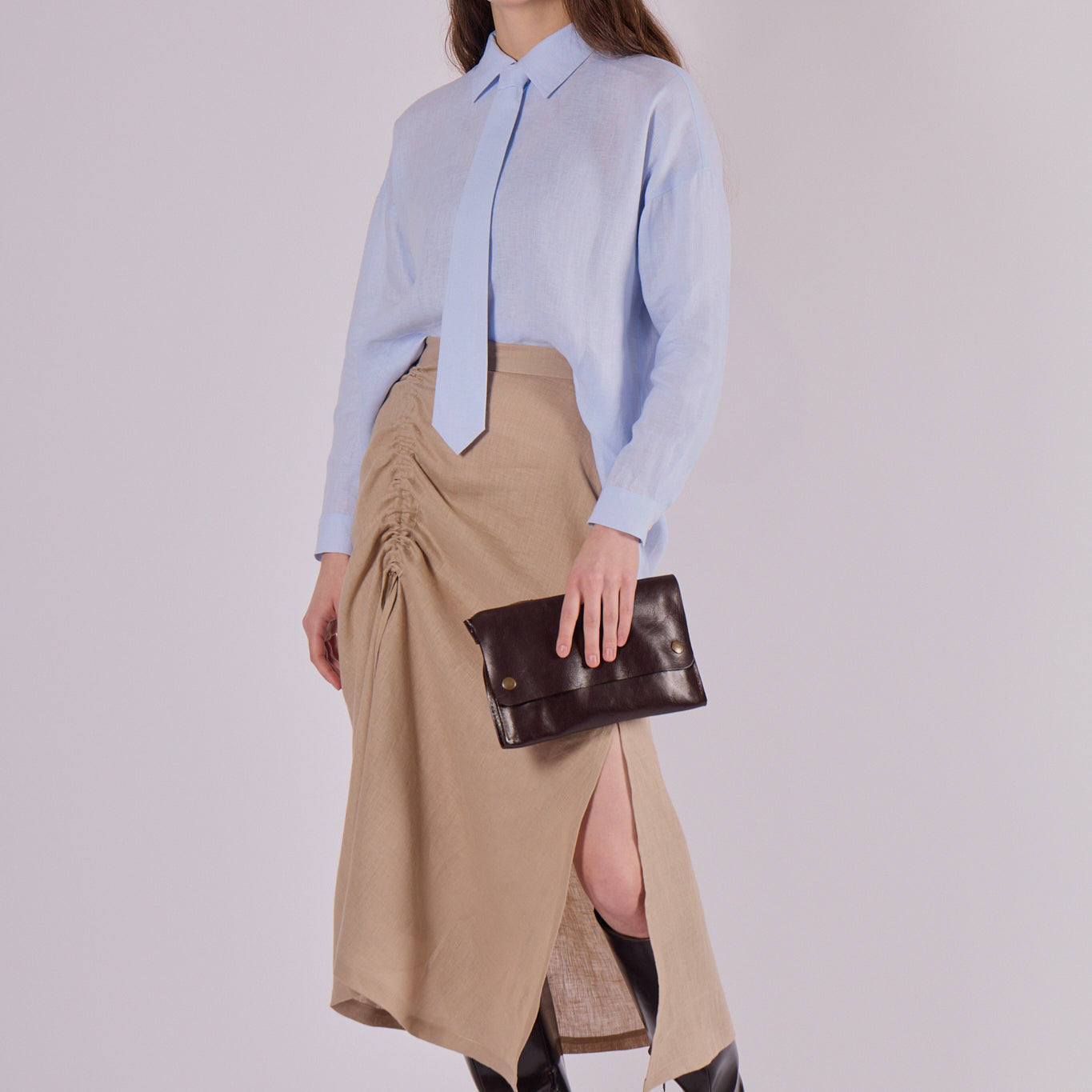 Women's loose fit linen shirt with collar