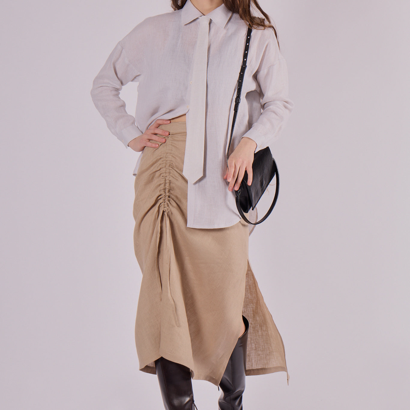 Women's loose fit linen shirt with collar