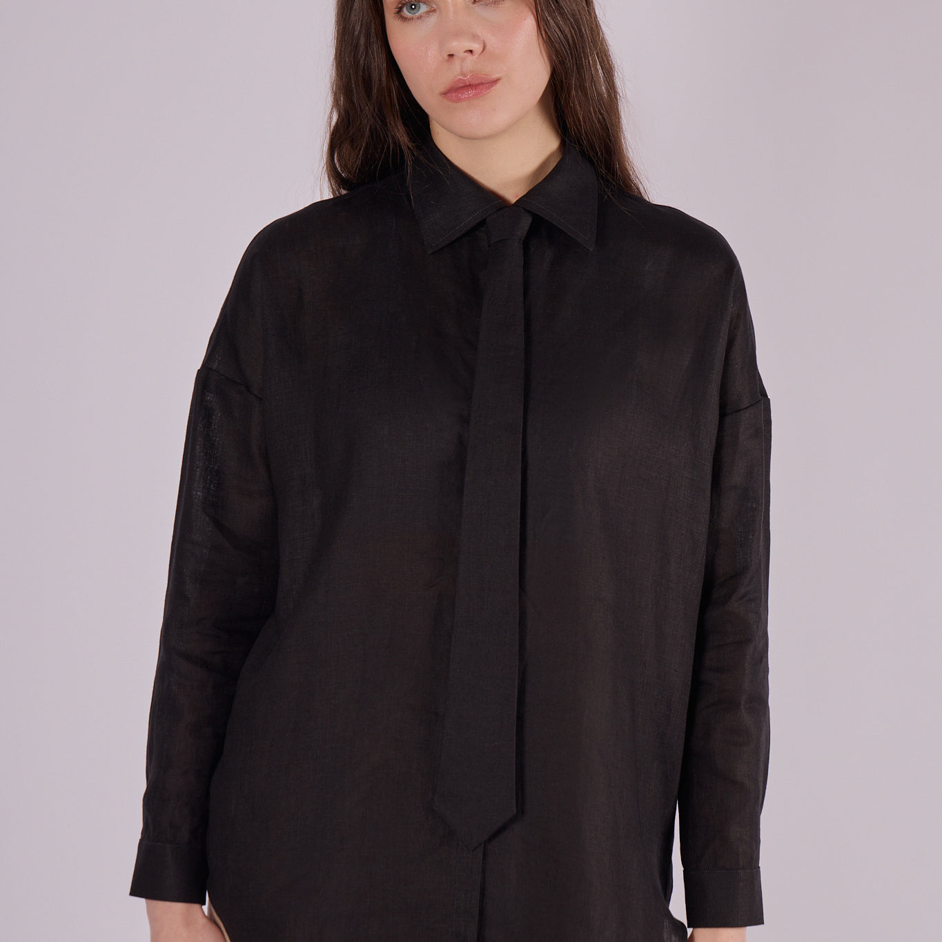 Women's loose fit linen shirt with collar