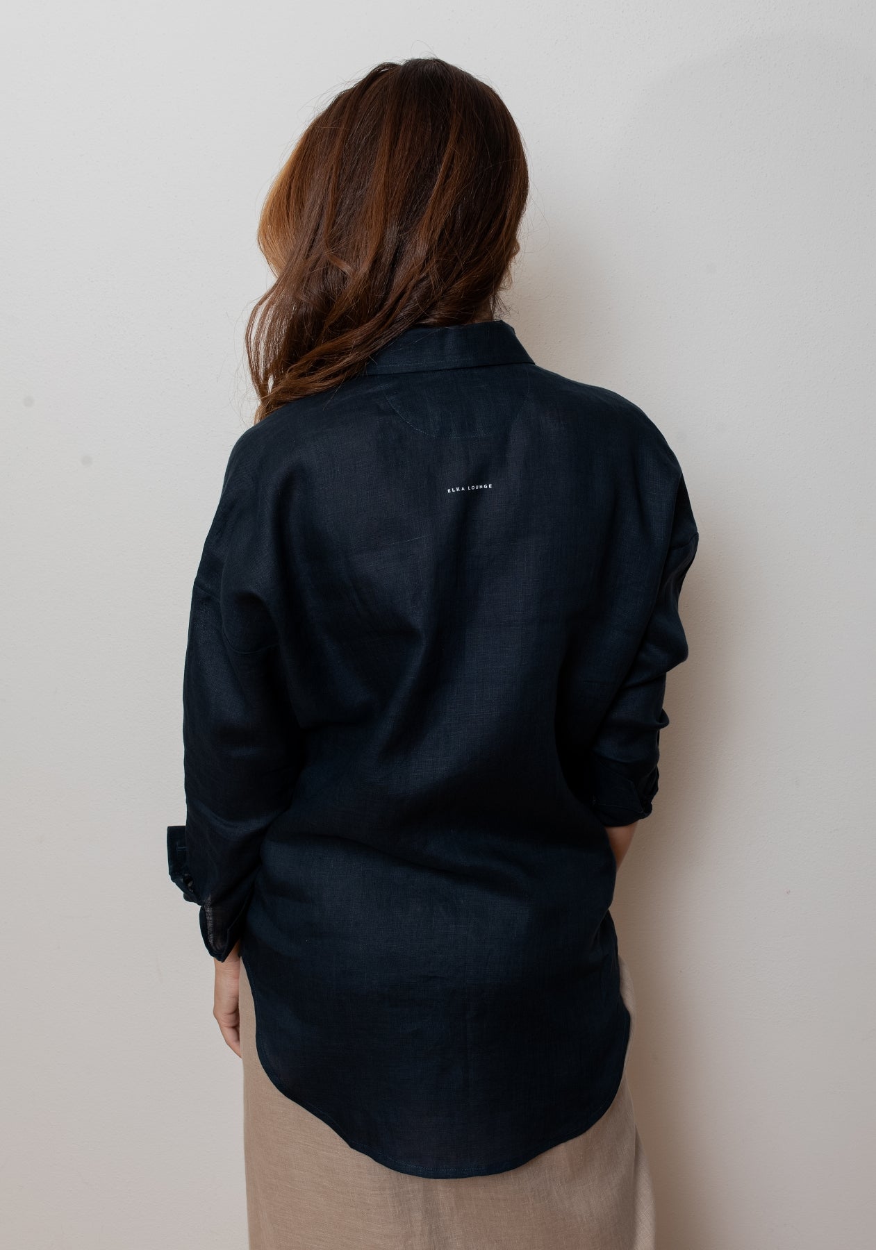 Koszula lniana damska o luźnym kroju z kołnierzykiem - Deep blue