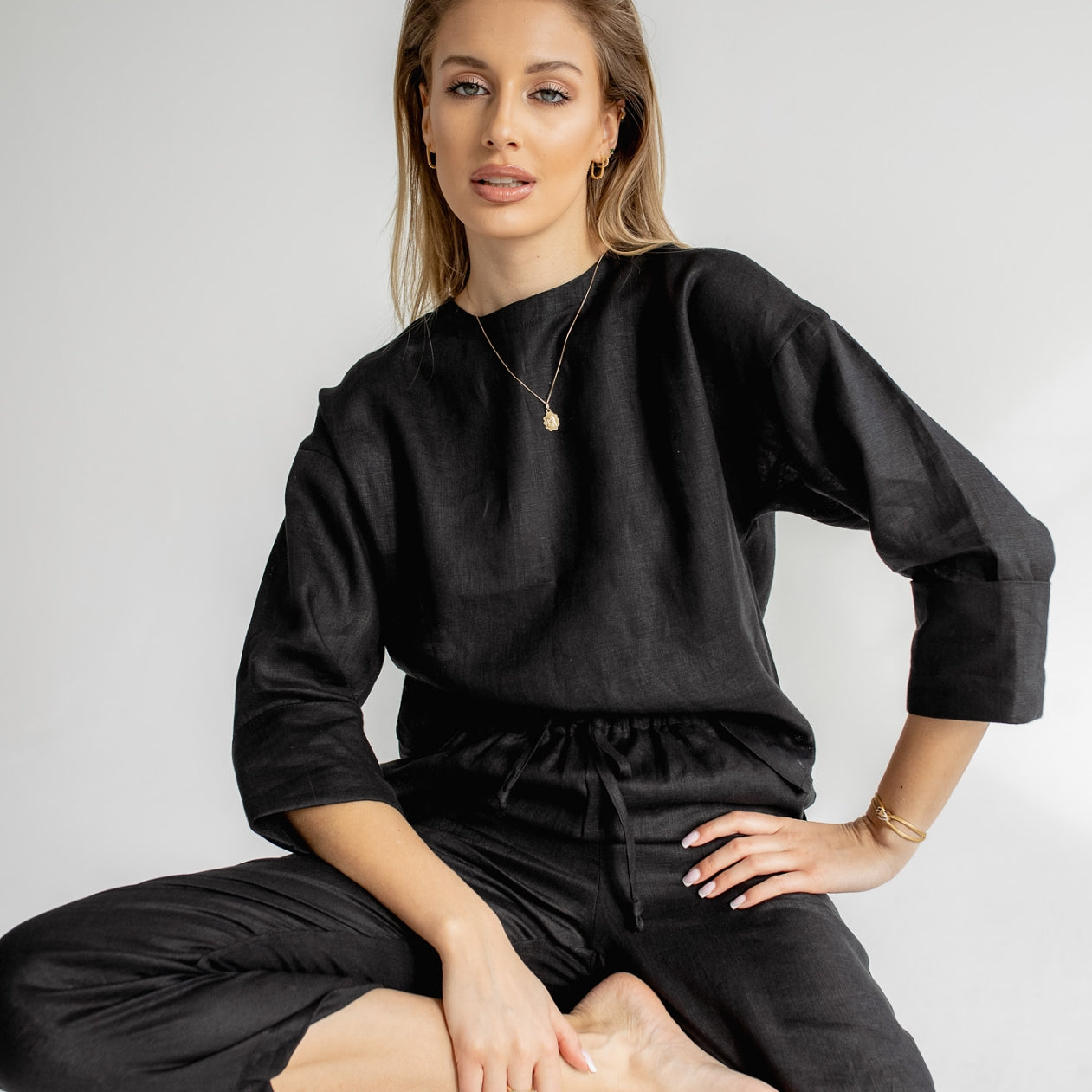 Women's linen top open back - regular fit