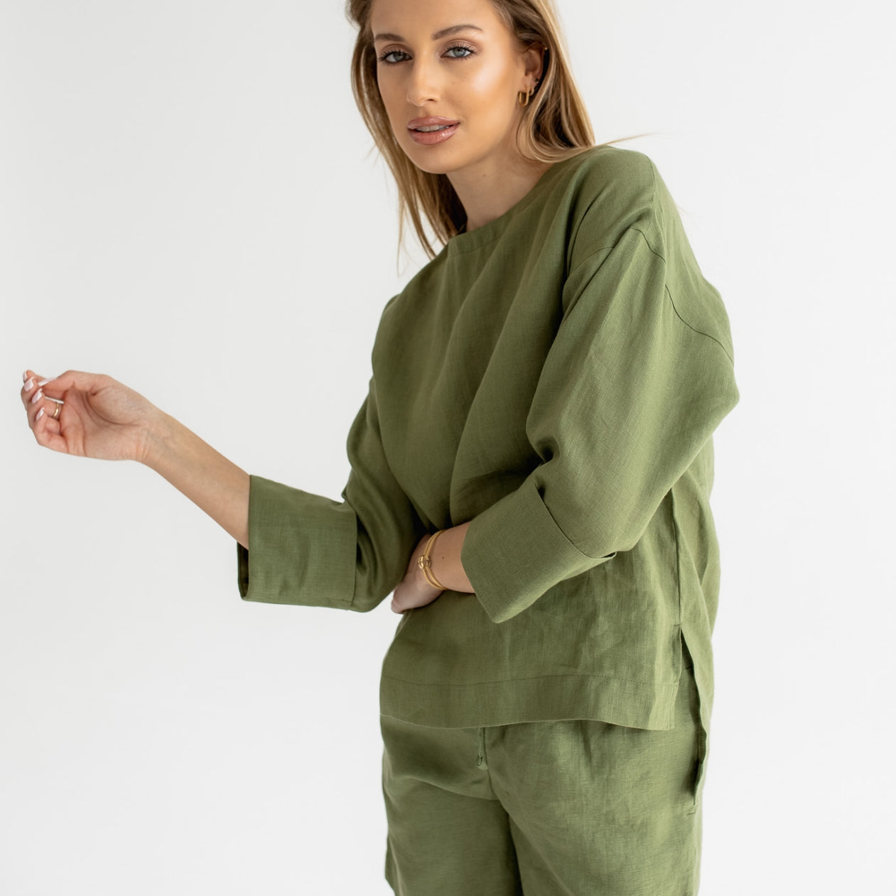 Women's linen top open back - regular fit