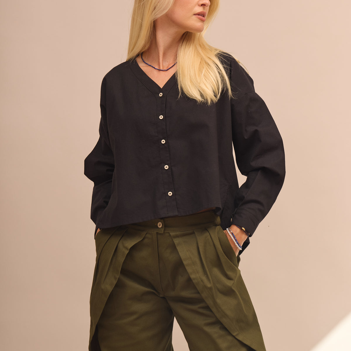 Women's organic cotton shirt with pleats - oversized