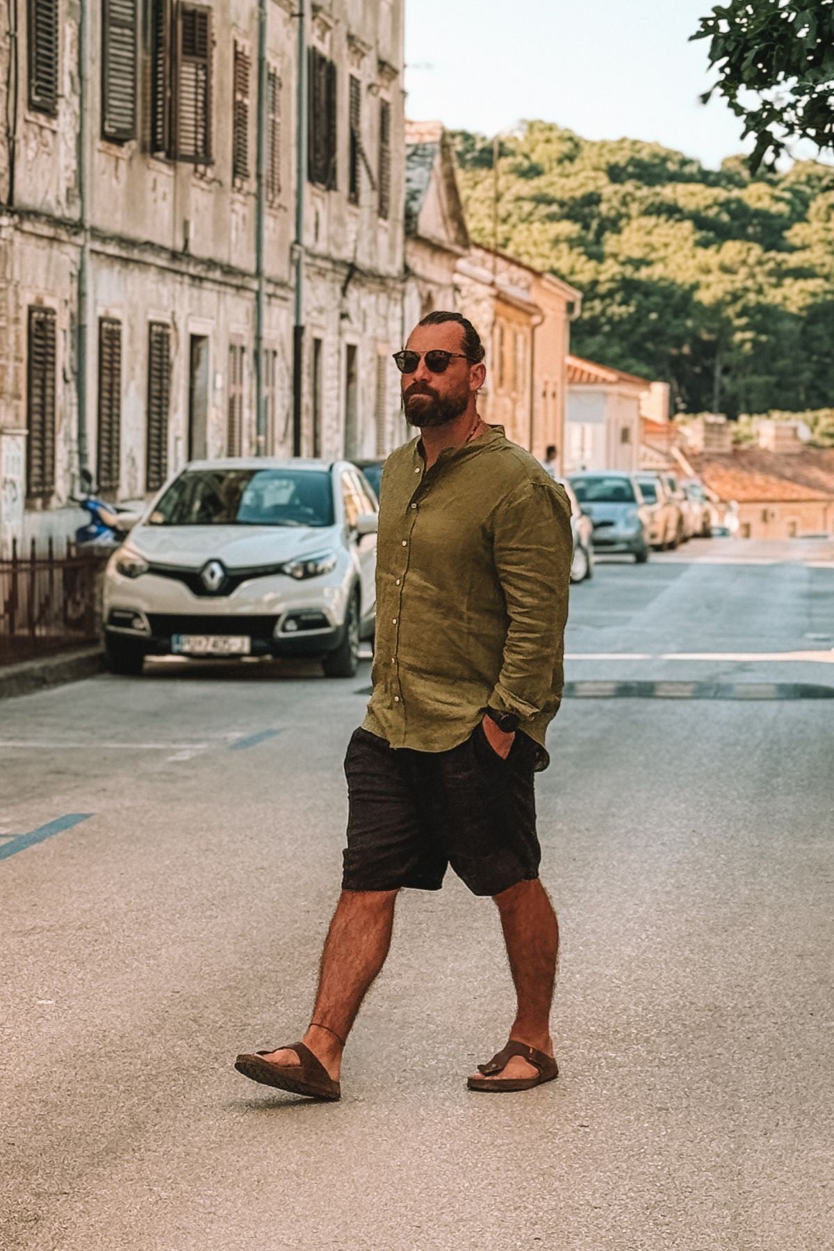Outfit by Tomáš | Linen shirt Moss green & Shorts Black
