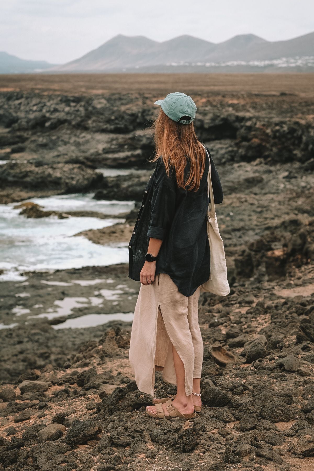 Outfit by Michaela Krajanová | Linen long dress & Deep blue shirt