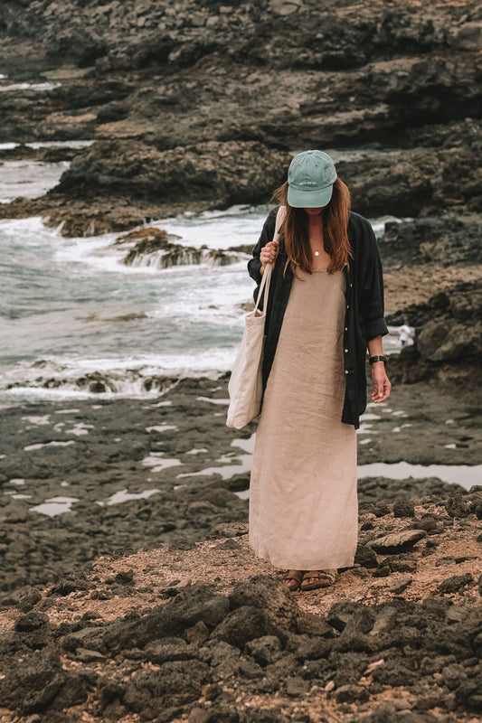 Outfit by Michaela Krajanová | Linen long dress & Deep blue shirt