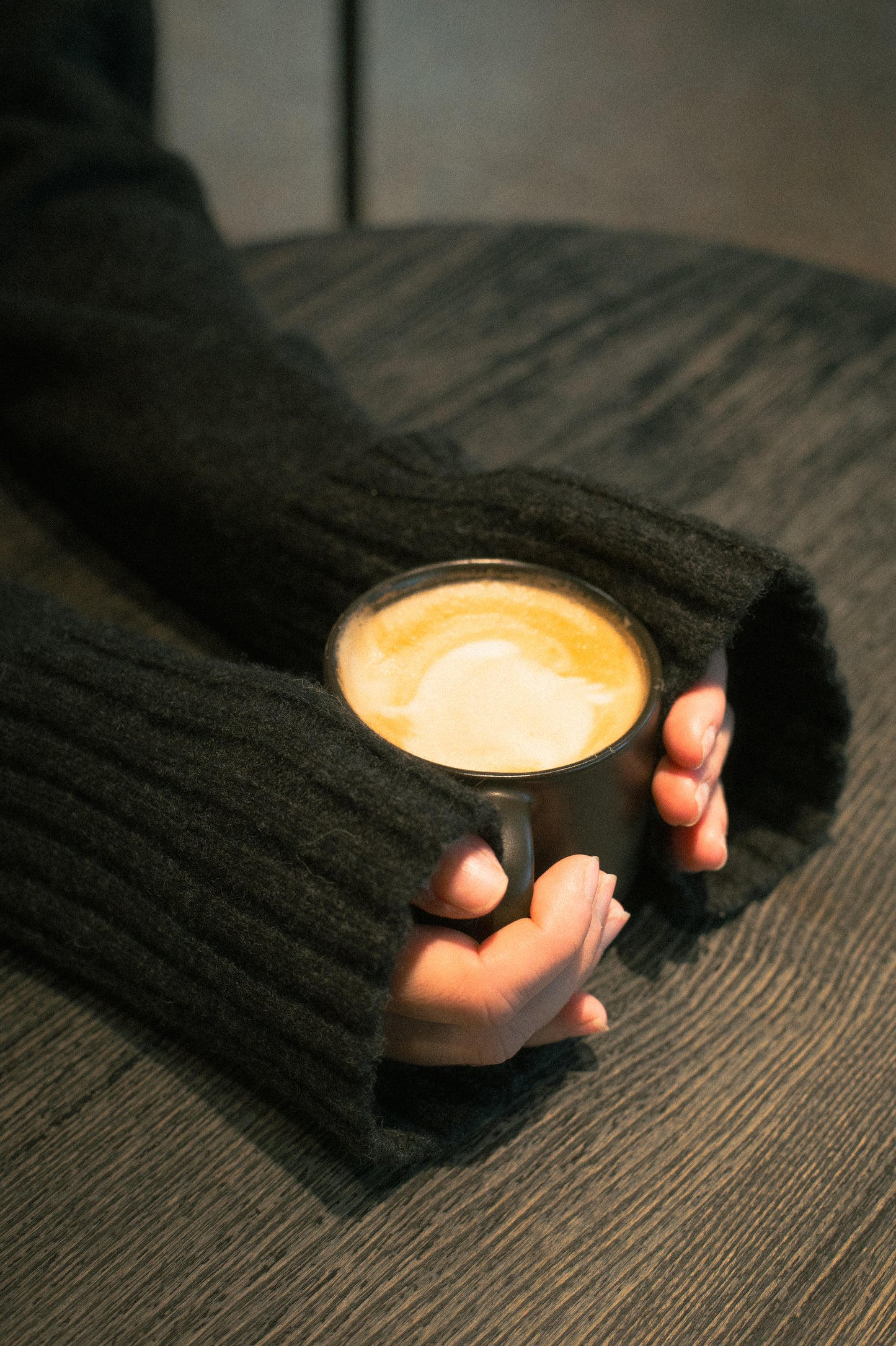 Dámský vlněný svetr high neck Loose fit - Dark gray