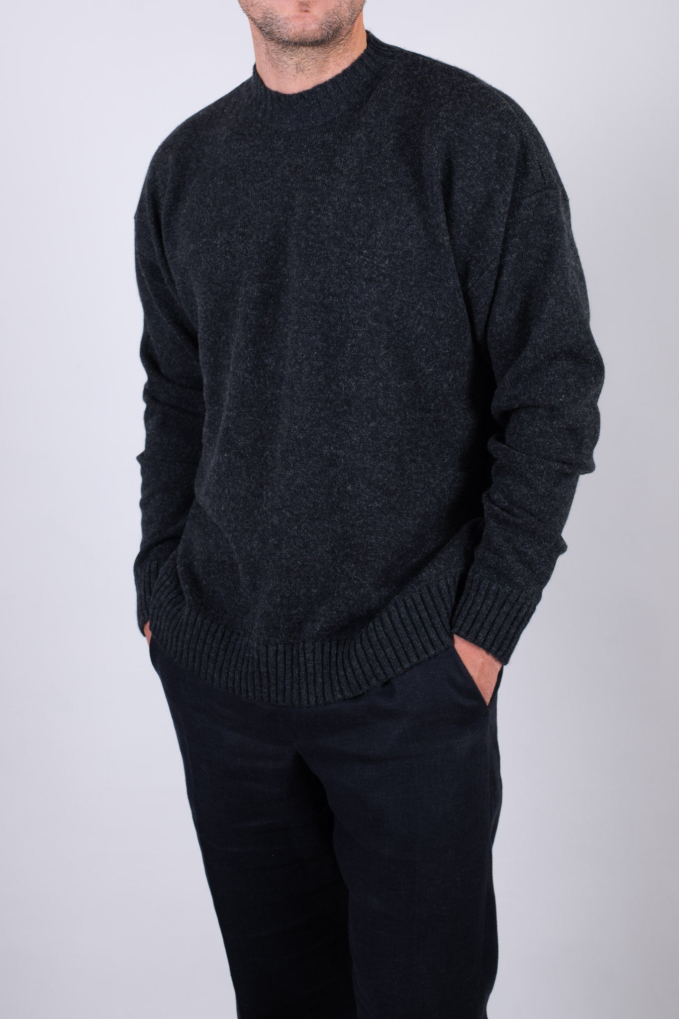 Pánský vlněný svetr crewneck Regular fit - Dark gray