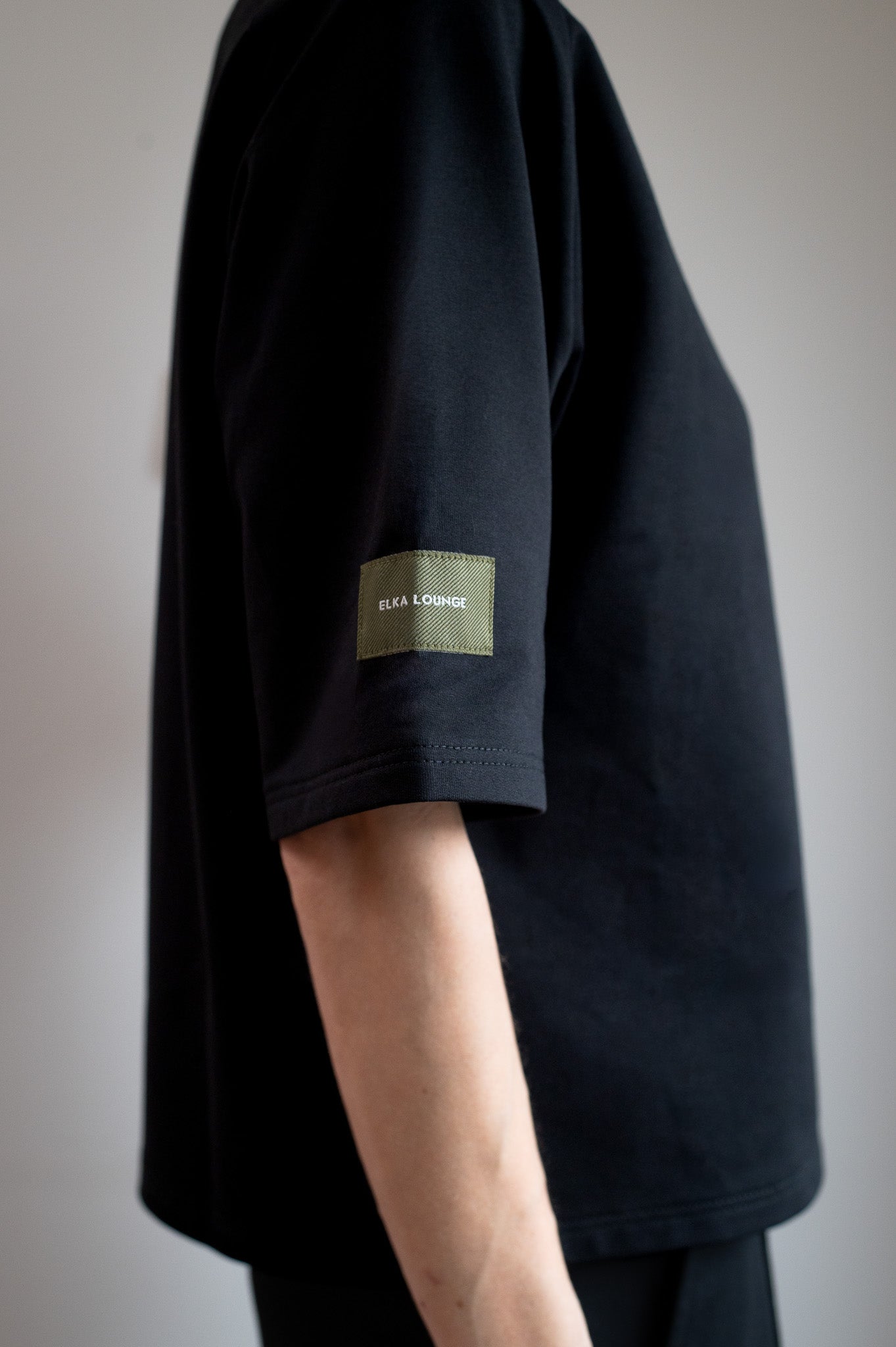 Damska bluzka typu sweatshirt z biobawełny - Loose fit