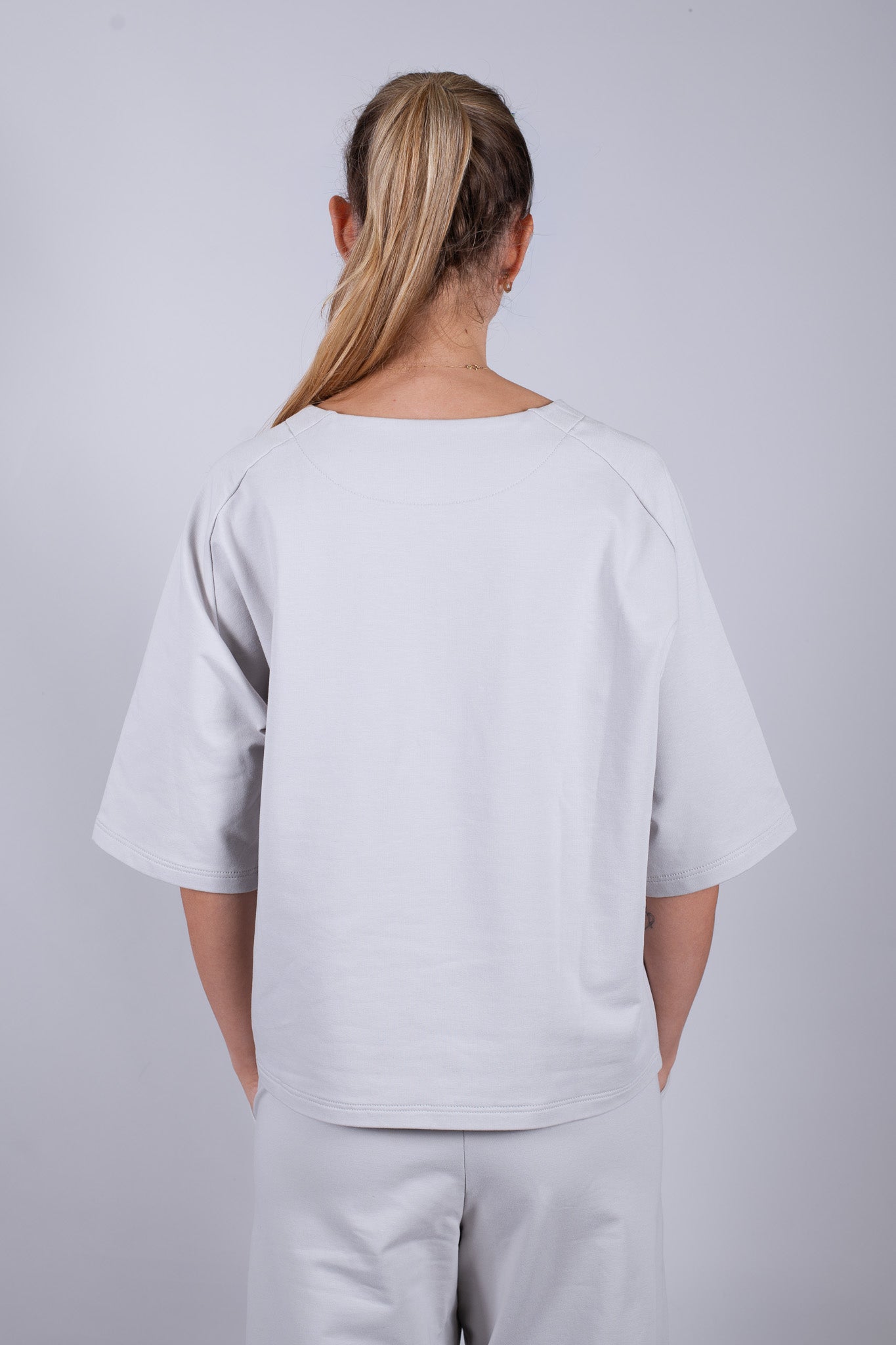 Damska bluzka typu sweatshirt z biobawełny - Loose fit