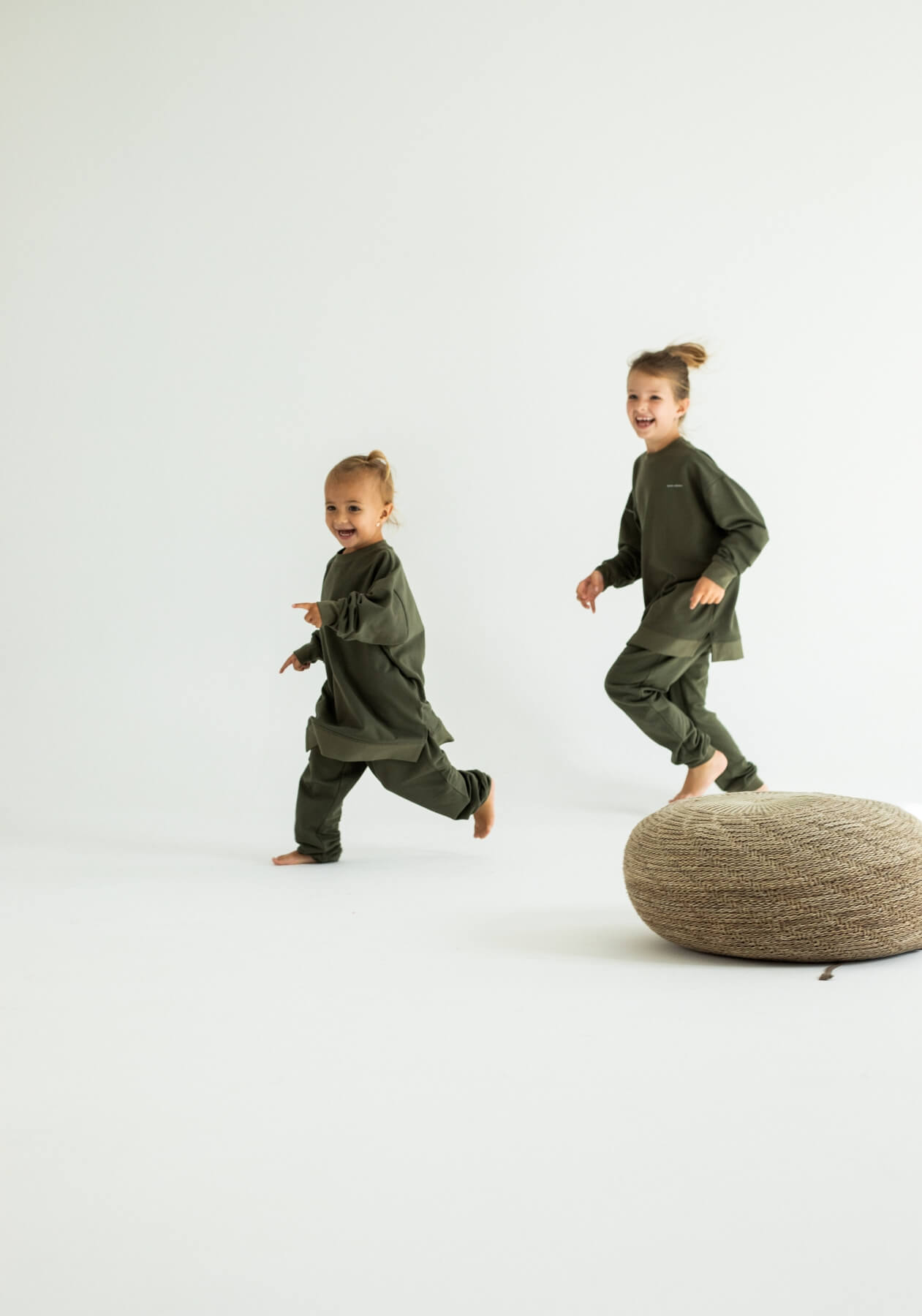 Children's bluza bez kaptura z bawełny organicznej Moss green - Oversized