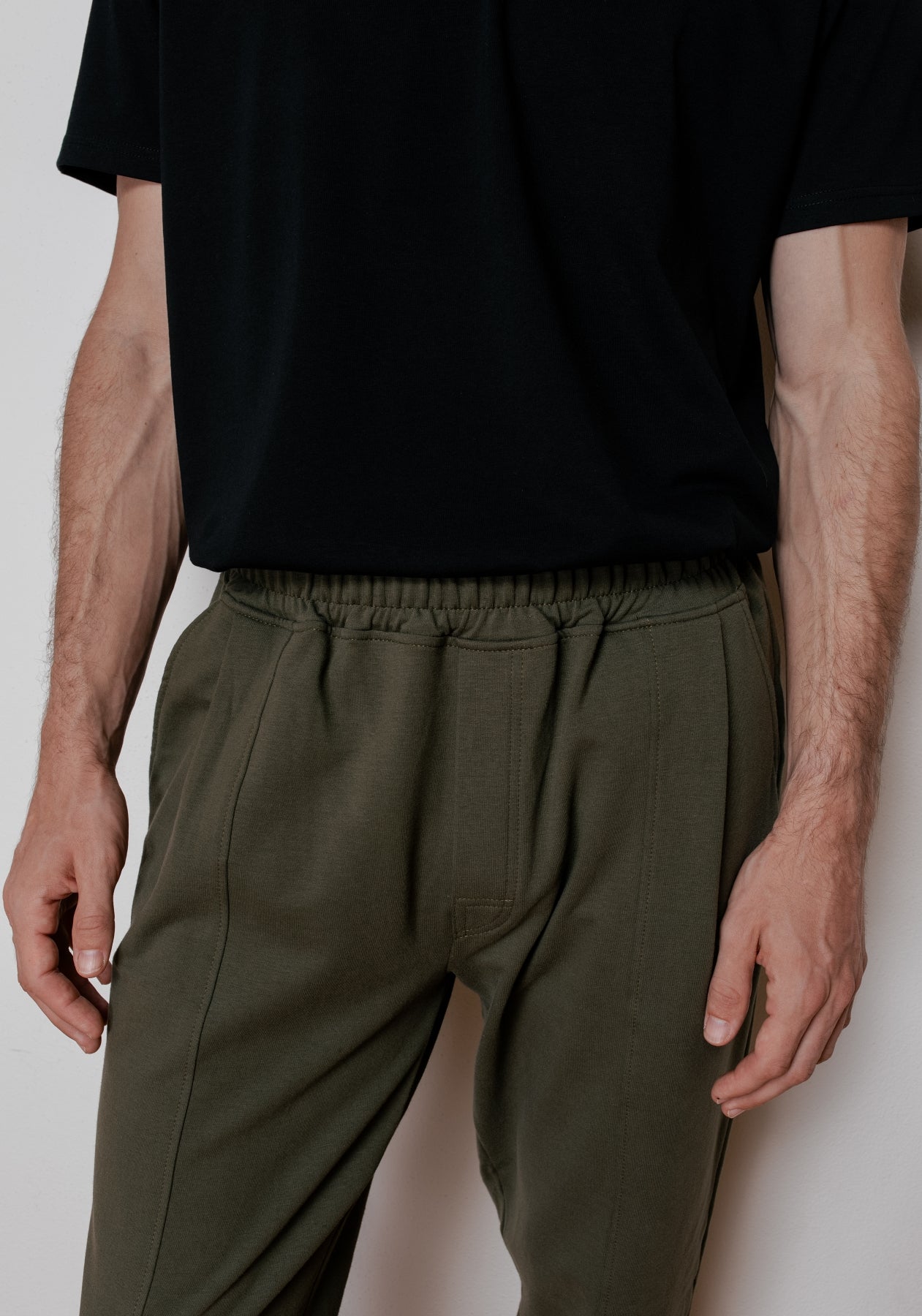 Pánske teplákové nohavice z biobavlny Moss green brushed - loose fit